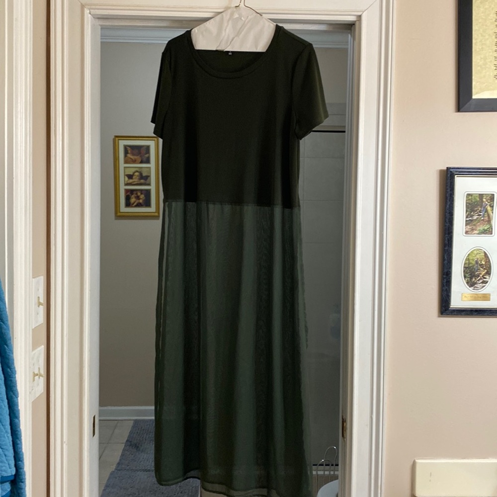 Green tunic style top great with leggings